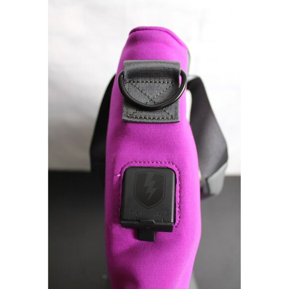 Tech Tote Charges Phone and Tablet With Many Pockets And Original Tags - Picture 4 of 11